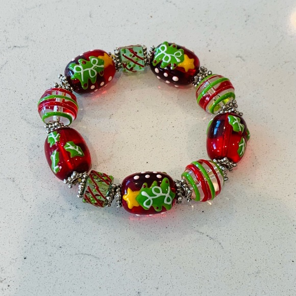 Christmas Beaded Bracelet - Picture 3 of 3